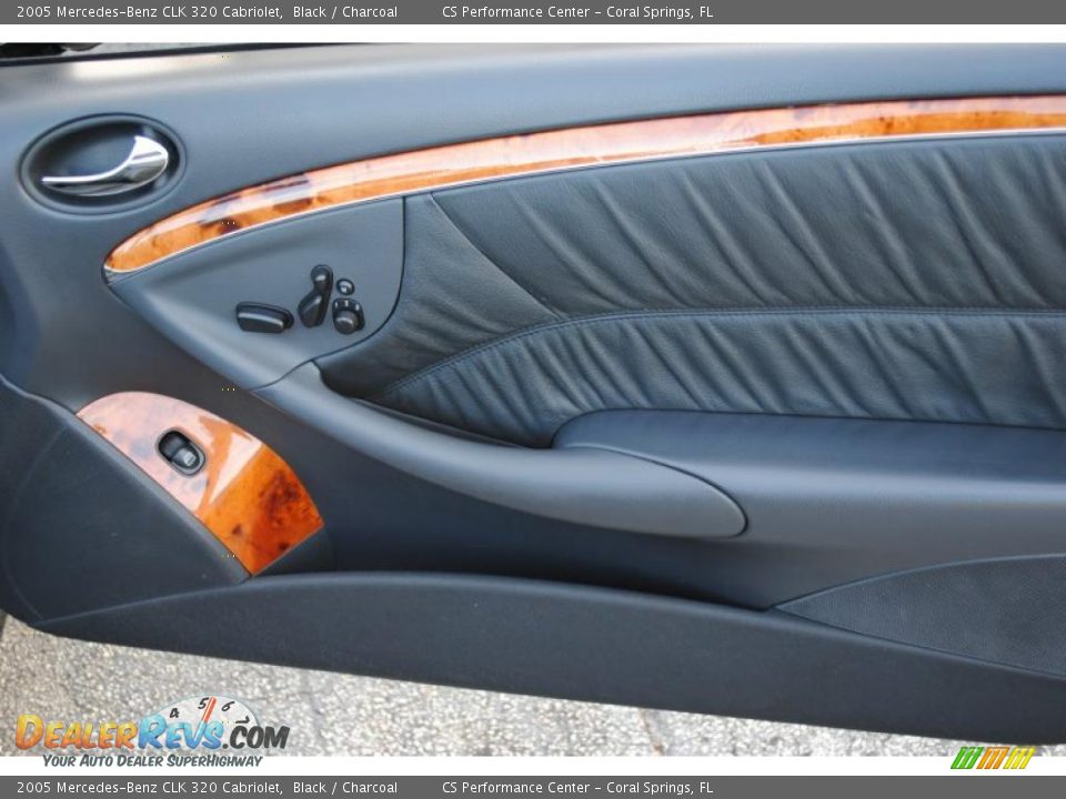 2005 Mercedes-Benz CLK 320 Cabriolet Black / Charcoal Photo #28
