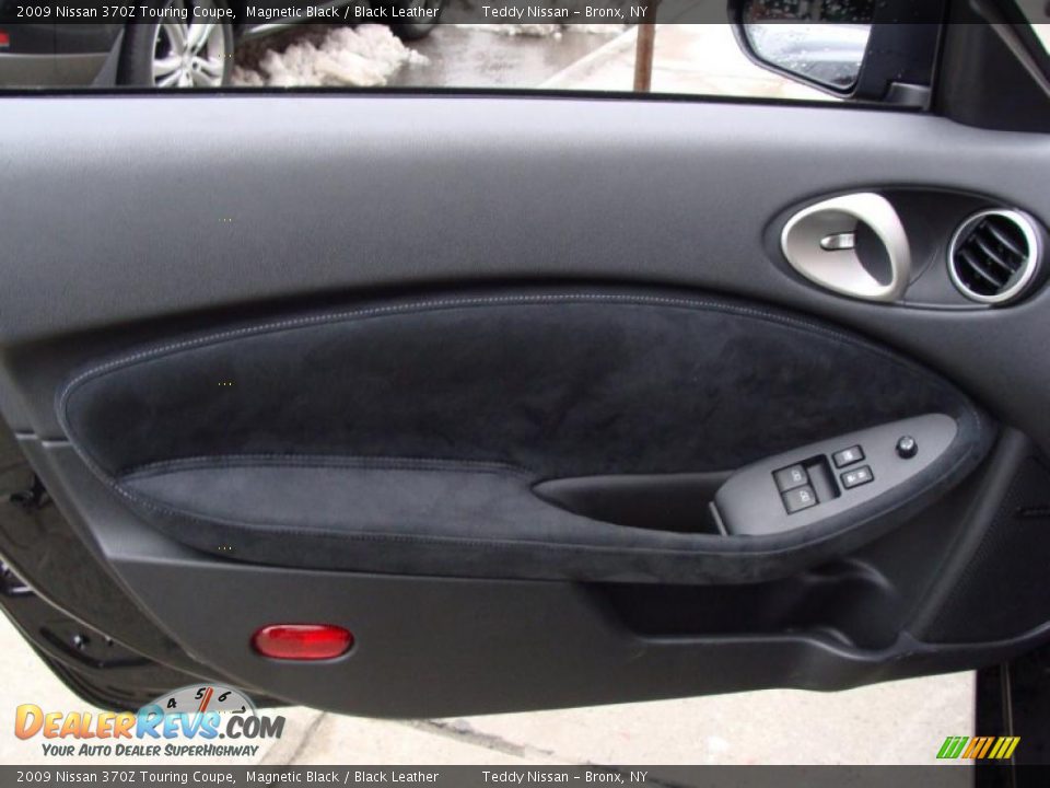 2009 Nissan 370Z Touring Coupe Magnetic Black / Black Leather Photo #9