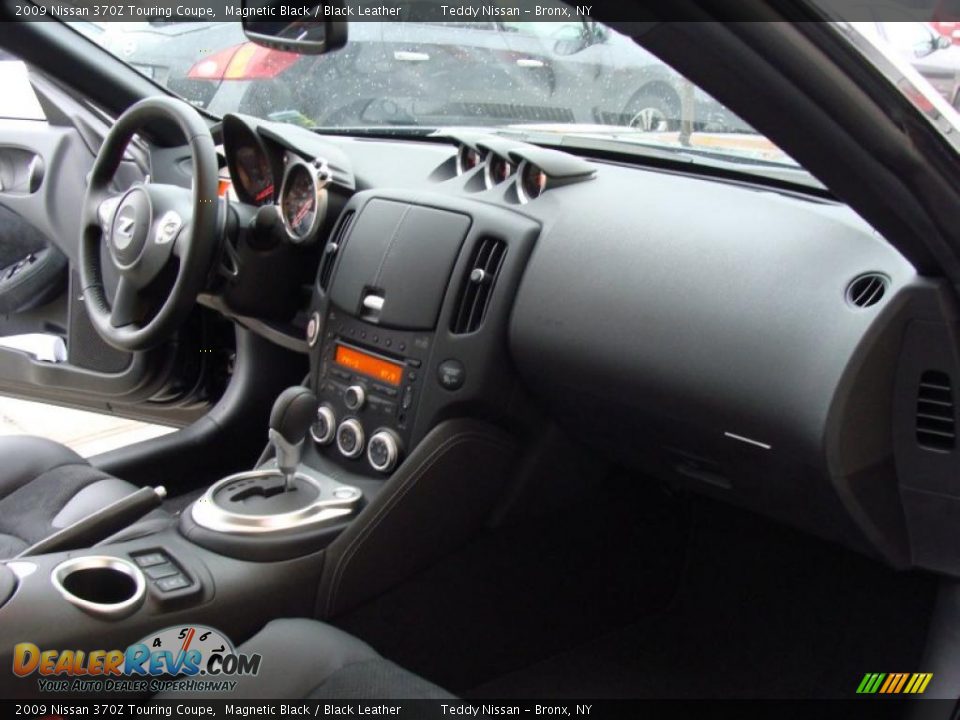 2009 Nissan 370Z Touring Coupe Magnetic Black / Black Leather Photo #16