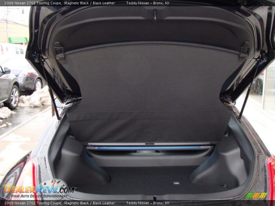 2009 Nissan 370Z Touring Coupe Magnetic Black / Black Leather Photo #26