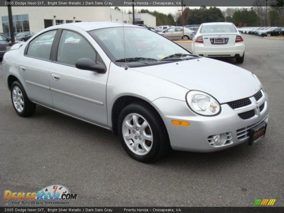 2005 Dodge Neon SXT Bright Silver Metallic / Dark Slate Gray Photo #8