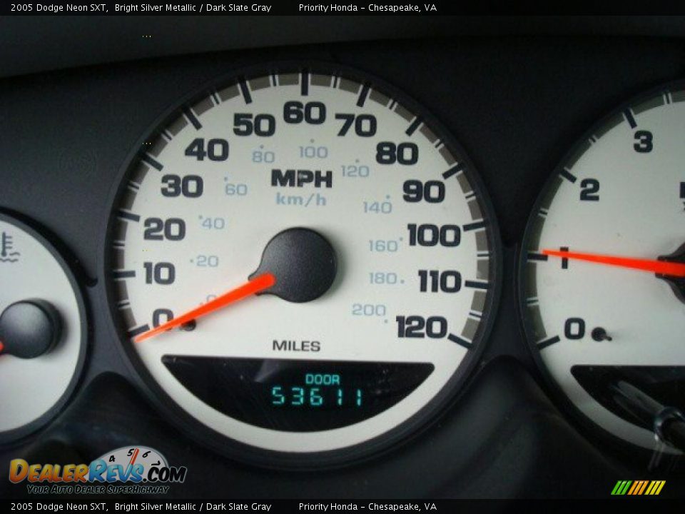 2005 Dodge Neon SXT Bright Silver Metallic / Dark Slate Gray Photo #18
