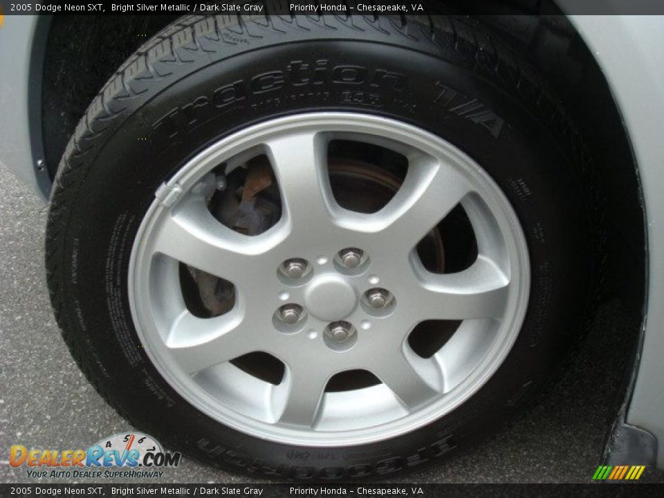 2005 Dodge Neon SXT Bright Silver Metallic / Dark Slate Gray Photo #19