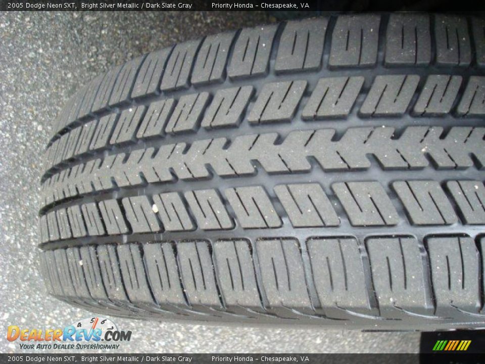 2005 Dodge Neon SXT Bright Silver Metallic / Dark Slate Gray Photo #20