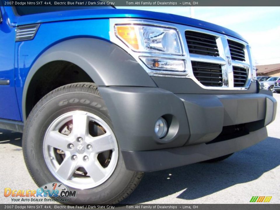 2007 Dodge Nitro SXT 4x4 Electric Blue Pearl / Dark Slate Gray Photo #2