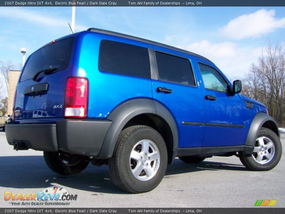 2007 Dodge Nitro SXT 4x4 Electric Blue Pearl / Dark Slate Gray Photo #7