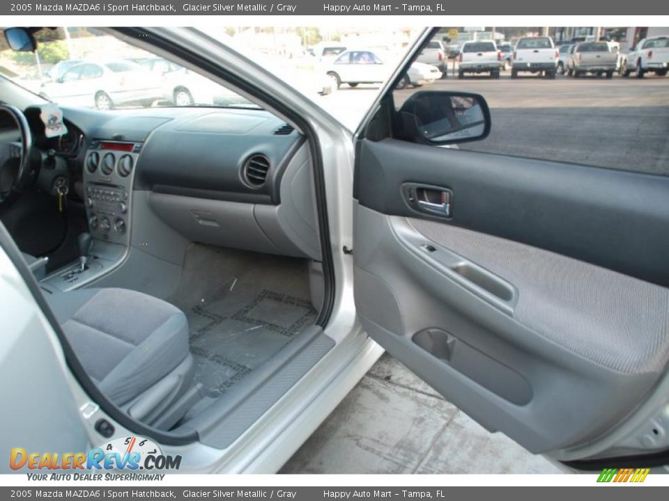 2005 Mazda MAZDA6 i Sport Hatchback Glacier Silver Metallic / Gray Photo #20