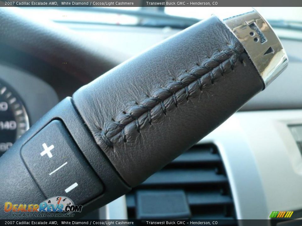 2007 Cadillac Escalade AWD White Diamond / Cocoa/Light Cashmere Photo #18