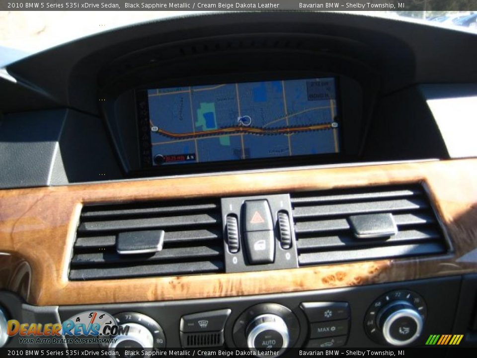 2010 BMW 5 Series 535i xDrive Sedan Black Sapphire Metallic / Cream Beige Dakota Leather Photo #15