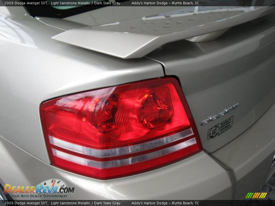 2009 Dodge Avenger SXT Light Sandstone Metallic / Dark Slate Gray Photo #7