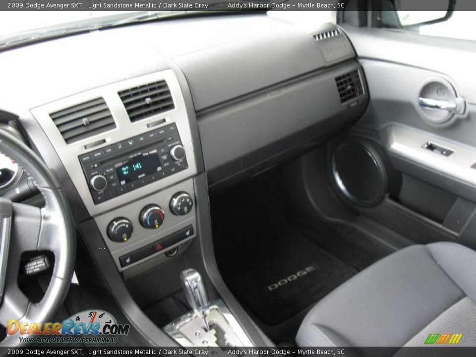 2009 Dodge Avenger SXT Light Sandstone Metallic / Dark Slate Gray Photo #20