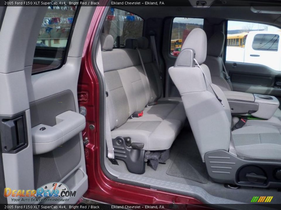 2005 Ford F150 XLT SuperCab 4x4 Bright Red / Black Photo #19