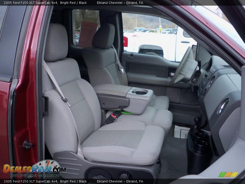 2005 Ford F150 XLT SuperCab 4x4 Bright Red / Black Photo #21