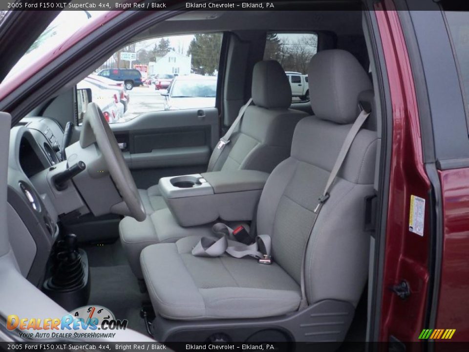 2005 Ford F150 XLT SuperCab 4x4 Bright Red / Black Photo #24