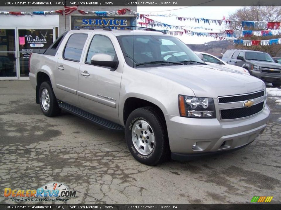 2007 Chevrolet Avalanche LT 4WD Silver Birch Metallic / Ebony Photo #2