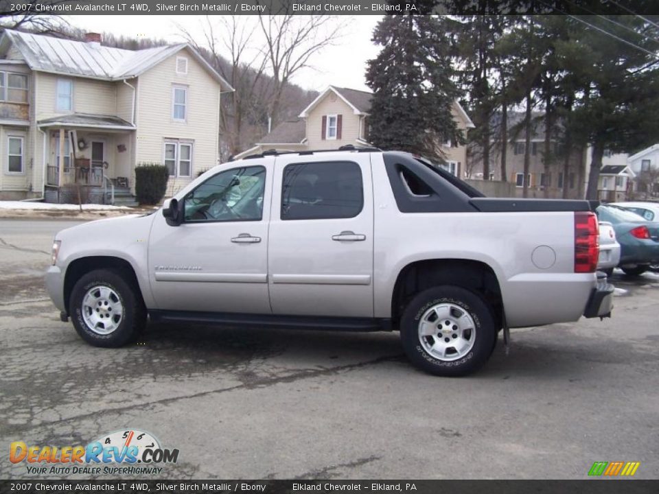 2007 Chevrolet Avalanche LT 4WD Silver Birch Metallic / Ebony Photo #4