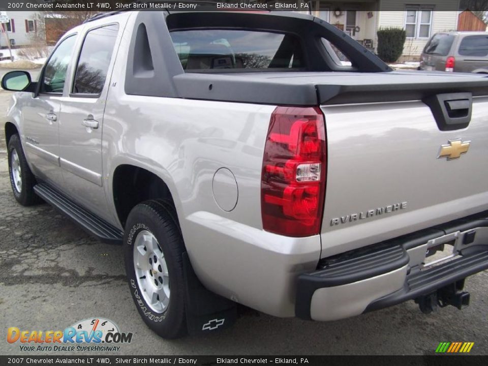 2007 Chevrolet Avalanche LT 4WD Silver Birch Metallic / Ebony Photo #8