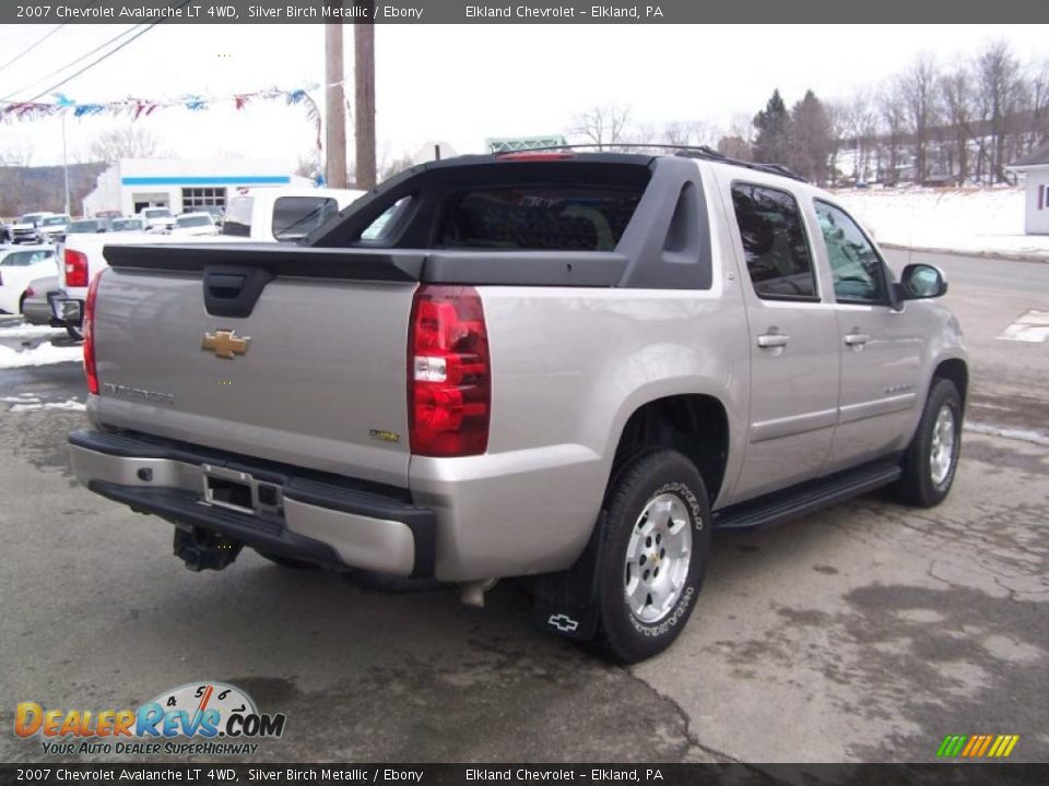 2007 Chevrolet Avalanche LT 4WD Silver Birch Metallic / Ebony Photo #10
