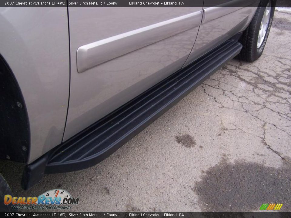 2007 Chevrolet Avalanche LT 4WD Silver Birch Metallic / Ebony Photo #12