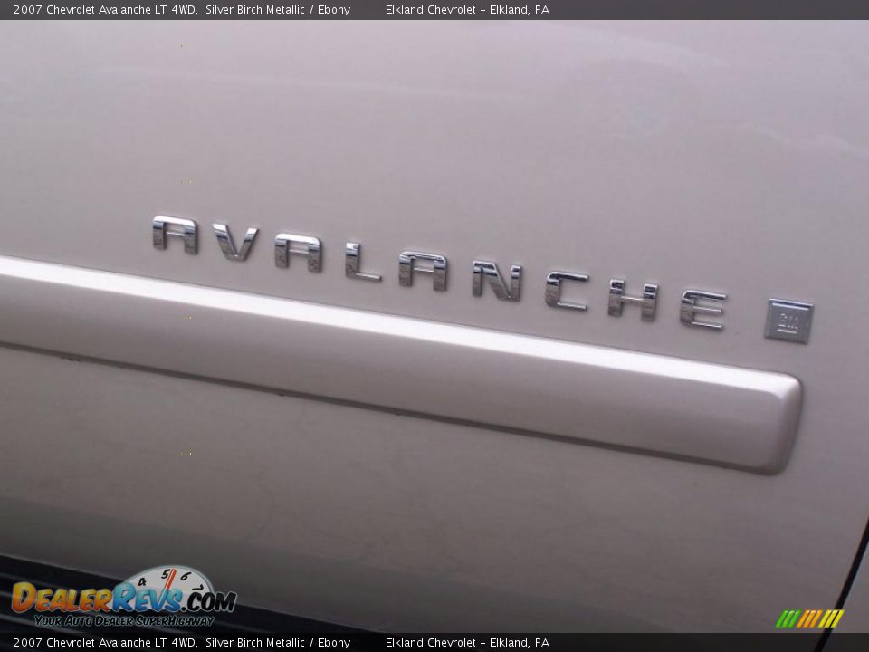 2007 Chevrolet Avalanche LT 4WD Silver Birch Metallic / Ebony Photo #15
