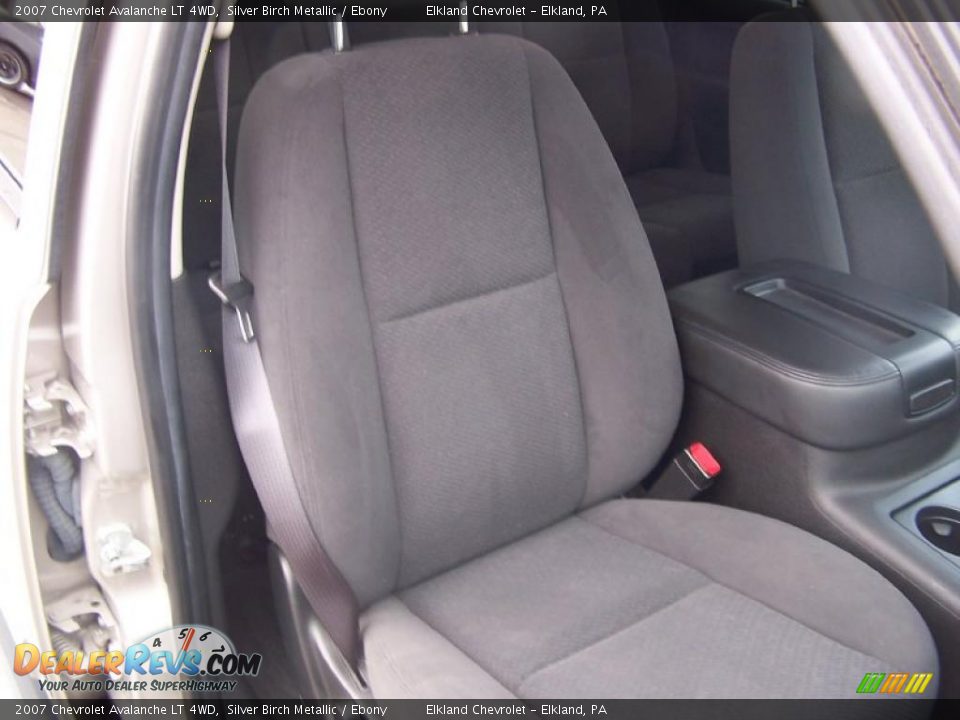 2007 Chevrolet Avalanche LT 4WD Silver Birch Metallic / Ebony Photo #17