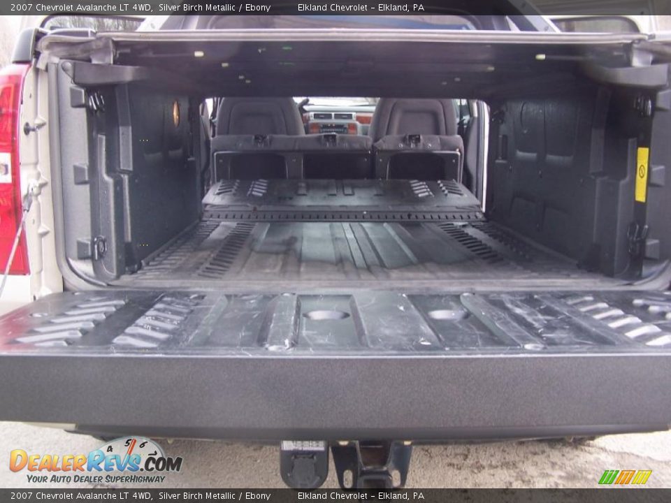2007 Chevrolet Avalanche LT 4WD Silver Birch Metallic / Ebony Photo #32