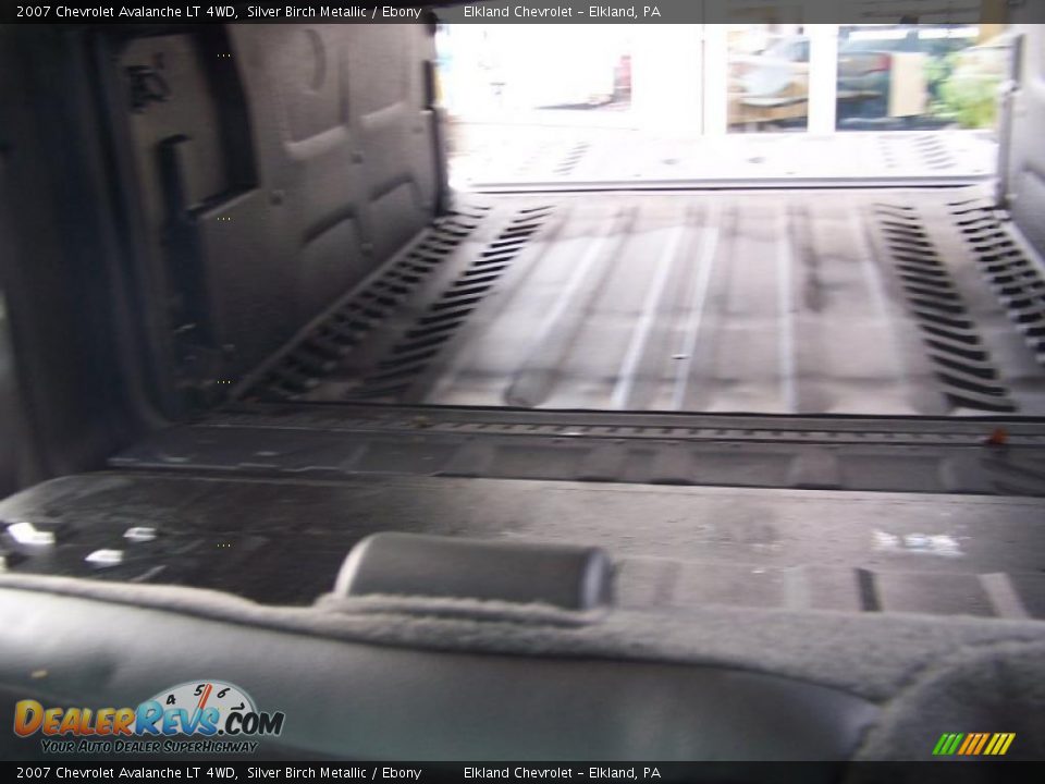 2007 Chevrolet Avalanche LT 4WD Silver Birch Metallic / Ebony Photo #33