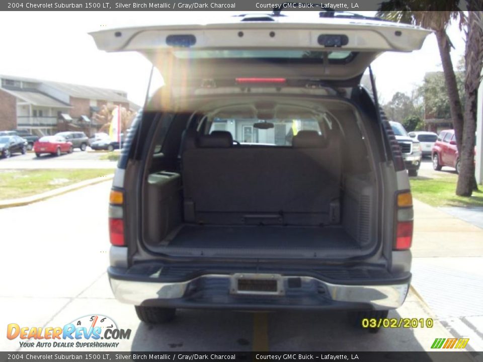 2004 Chevrolet Suburban 1500 LT Silver Birch Metallic / Gray/Dark Charcoal Photo #3