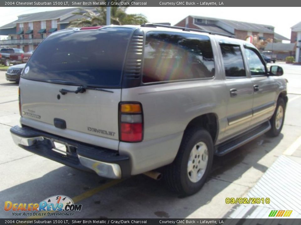2004 Chevrolet Suburban 1500 LT Silver Birch Metallic / Gray/Dark Charcoal Photo #4