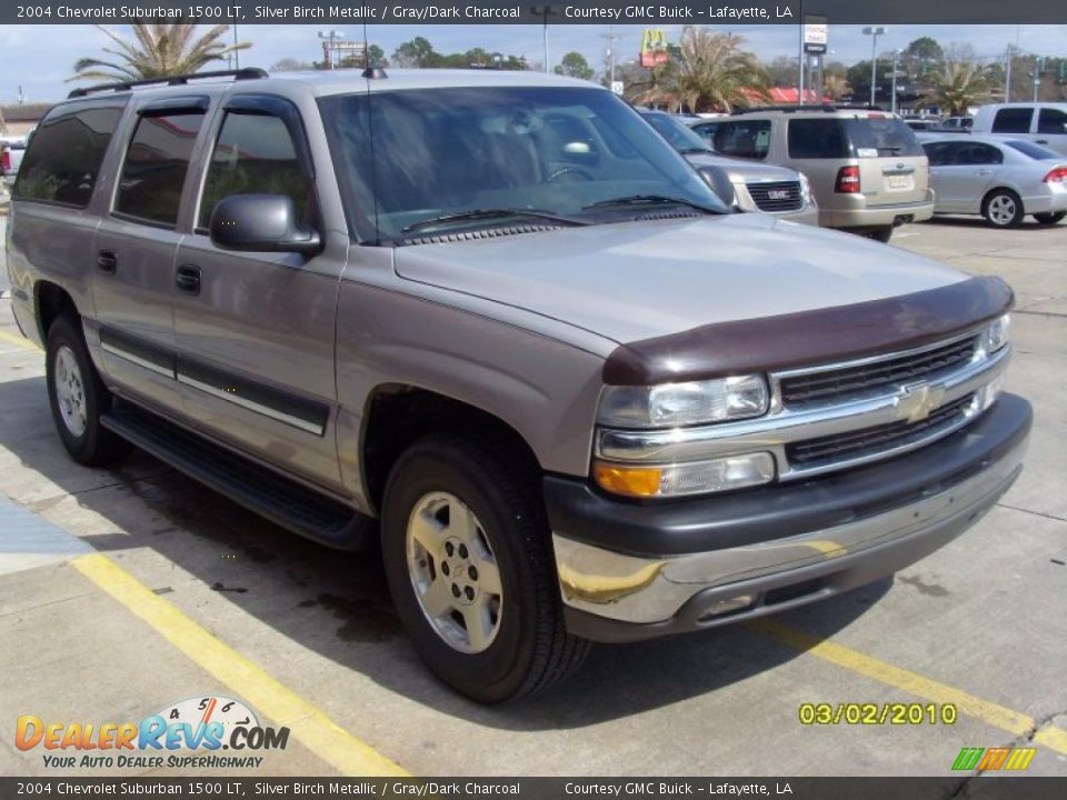 2004 Chevrolet Suburban 1500 LT Silver Birch Metallic / Gray/Dark Charcoal Photo #5