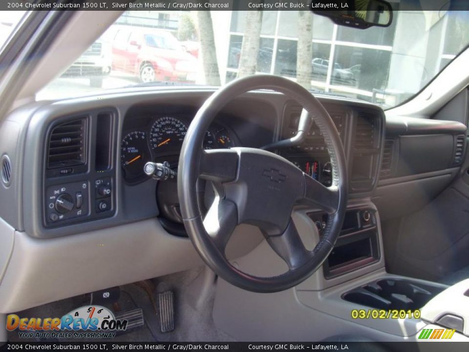 2004 Chevrolet Suburban 1500 LT Silver Birch Metallic / Gray/Dark Charcoal Photo #9