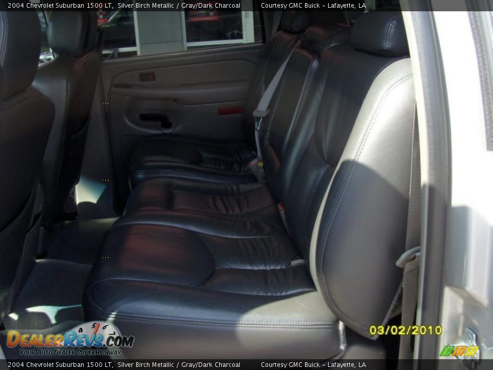 2004 Chevrolet Suburban 1500 LT Silver Birch Metallic / Gray/Dark Charcoal Photo #10