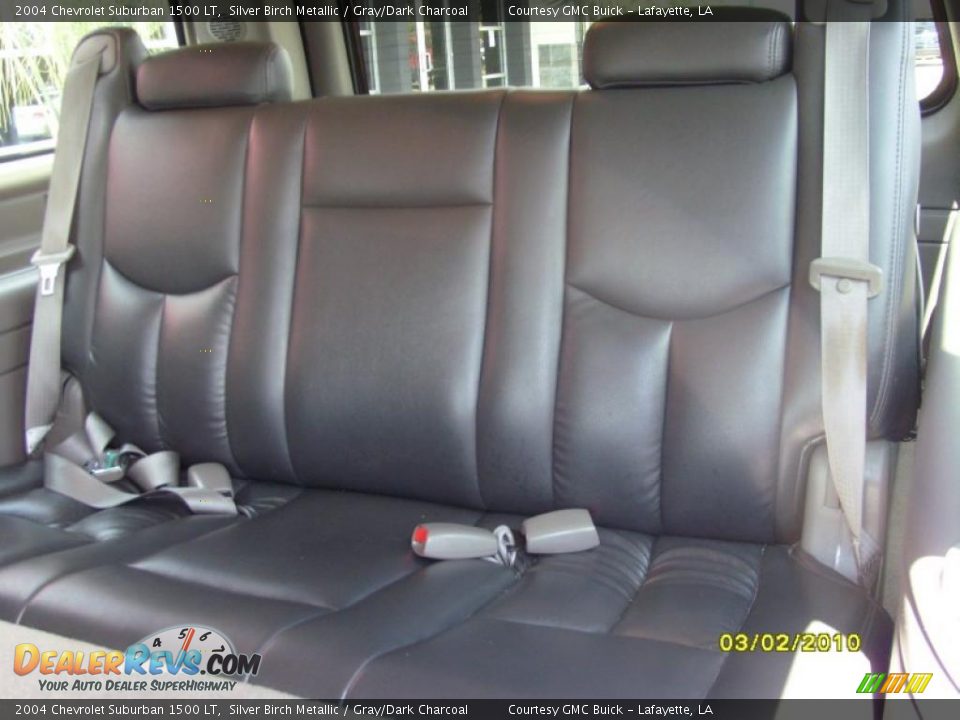 2004 Chevrolet Suburban 1500 LT Silver Birch Metallic / Gray/Dark Charcoal Photo #12