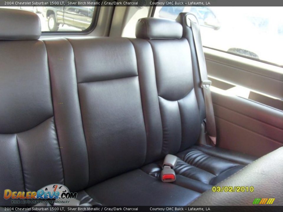 2004 Chevrolet Suburban 1500 LT Silver Birch Metallic / Gray/Dark Charcoal Photo #14