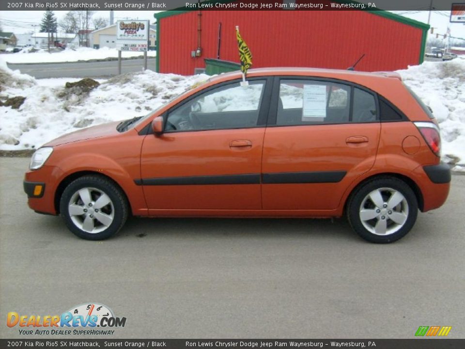 2007 Kia Rio Rio5 SX Hatchback Sunset Orange / Black Photo #2