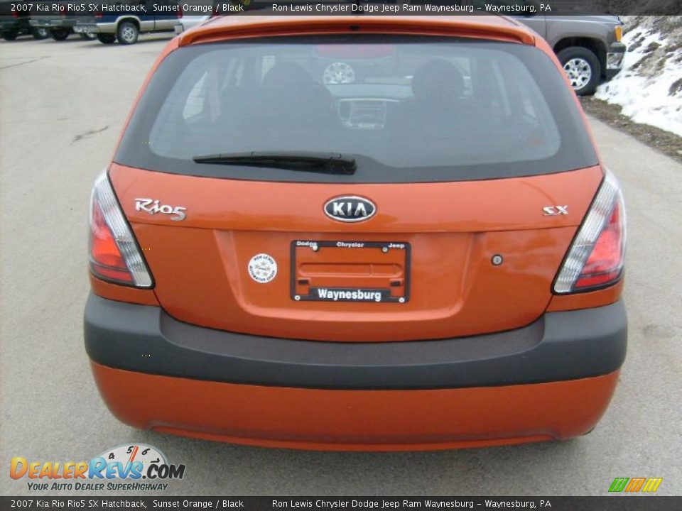 2007 Kia Rio Rio5 SX Hatchback Sunset Orange / Black Photo #4