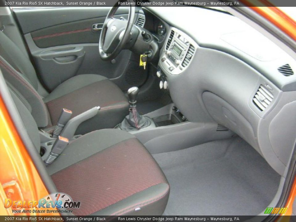 2007 Kia Rio Rio5 SX Hatchback Sunset Orange / Black Photo #17