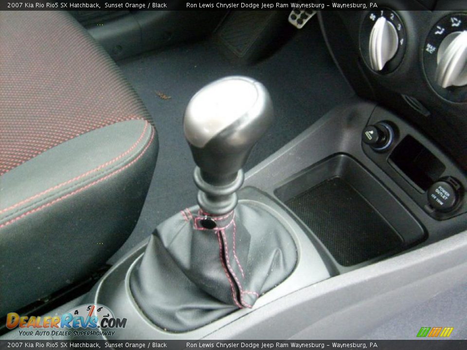 2007 Kia Rio Rio5 SX Hatchback Sunset Orange / Black Photo #19