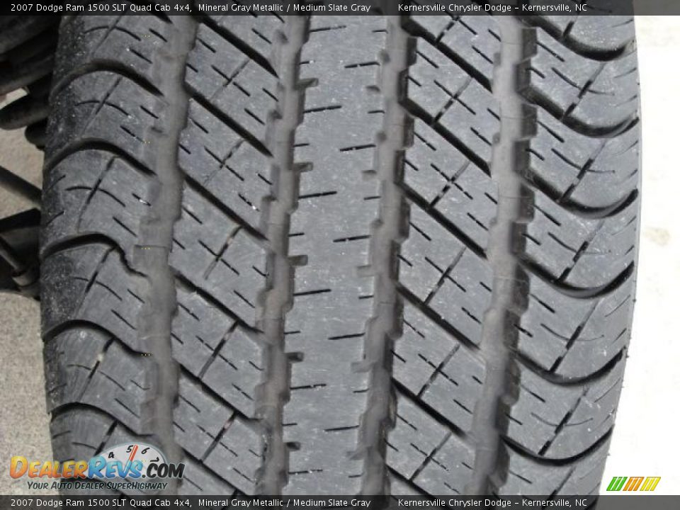 2007 Dodge Ram 1500 SLT Quad Cab 4x4 Mineral Gray Metallic / Medium Slate Gray Photo #31
