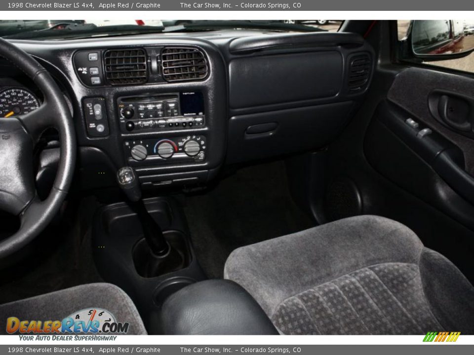 1998 Chevrolet Blazer LS 4x4 Apple Red / Graphite Photo #11