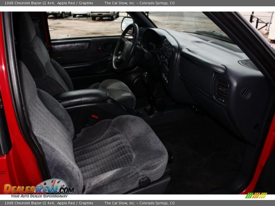 1998 Chevrolet Blazer LS 4x4 Apple Red / Graphite Photo #12
