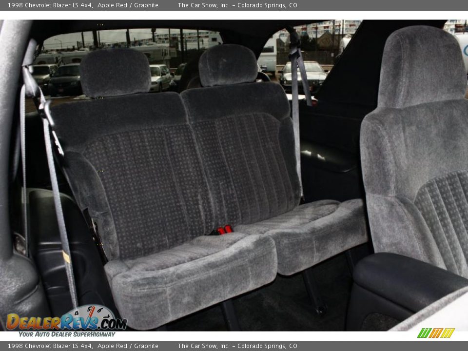 1998 Chevrolet Blazer LS 4x4 Apple Red / Graphite Photo #13