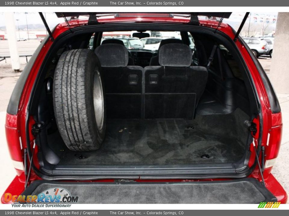 1998 Chevrolet Blazer LS 4x4 Apple Red / Graphite Photo #14