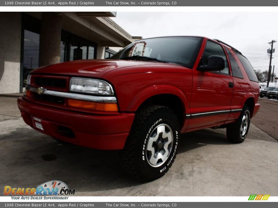 1998 Chevrolet Blazer LS 4x4 Apple Red / Graphite Photo #15