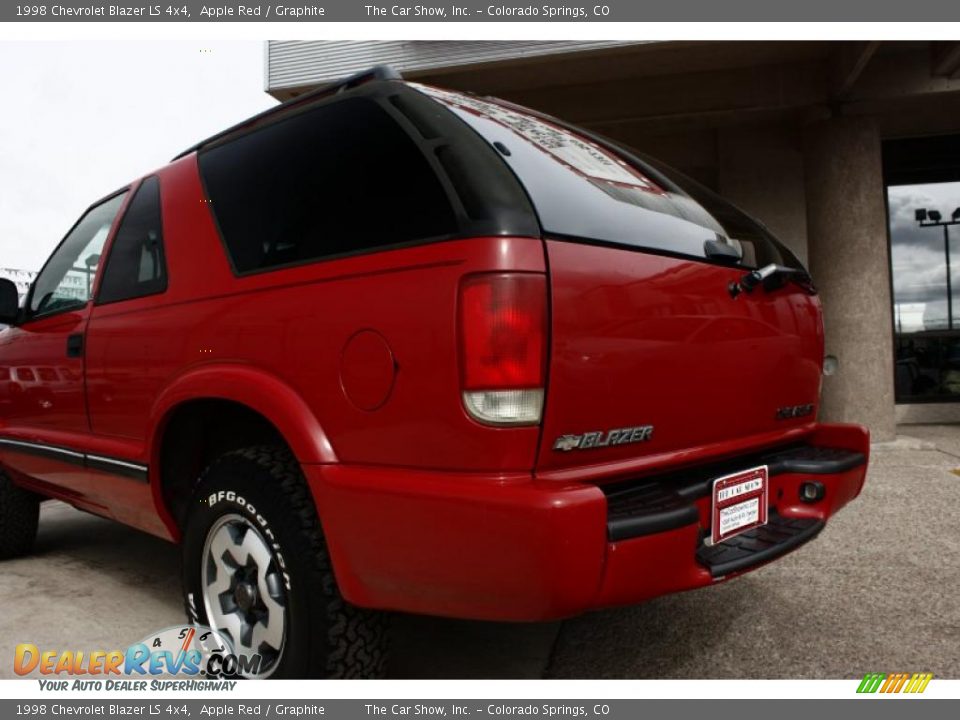 1998 Chevrolet Blazer LS 4x4 Apple Red / Graphite Photo #19