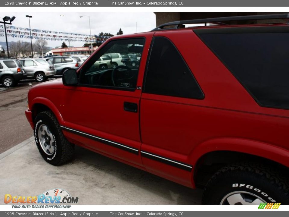 1998 Chevrolet Blazer LS 4x4 Apple Red / Graphite Photo #20