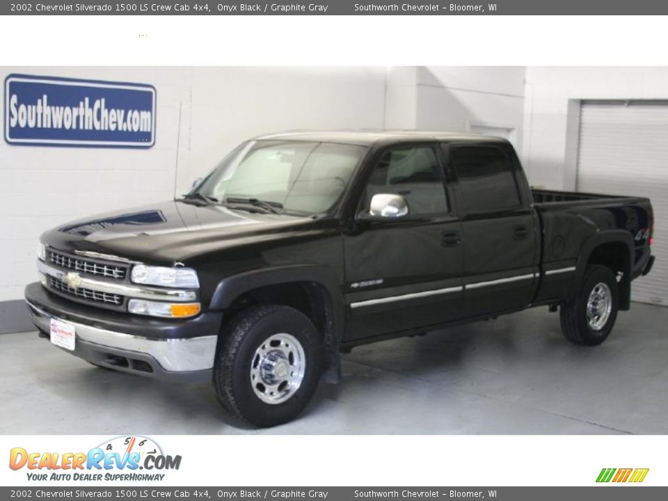 2002 Chevrolet Silverado 1500 LS Crew Cab 4x4 Onyx Black / Graphite Gray Photo #1
