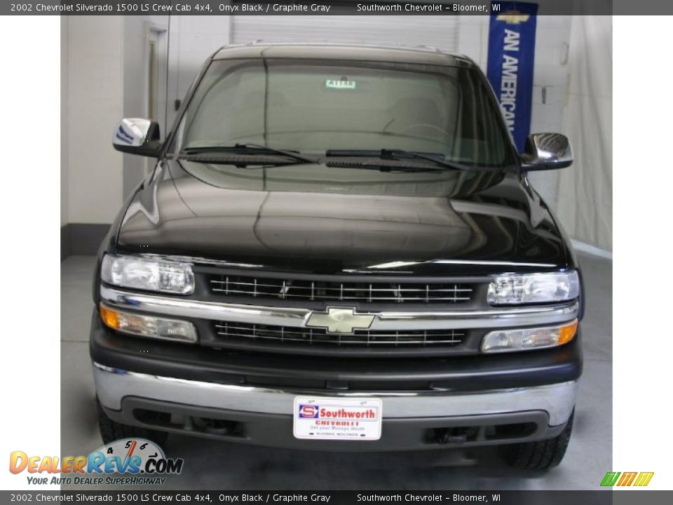 2002 Chevrolet Silverado 1500 LS Crew Cab 4x4 Onyx Black / Graphite Gray Photo #2