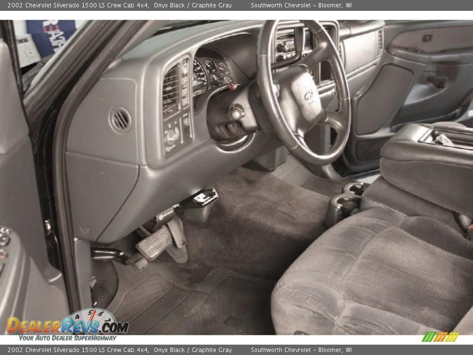 2002 Chevrolet Silverado 1500 LS Crew Cab 4x4 Onyx Black / Graphite Gray Photo #4