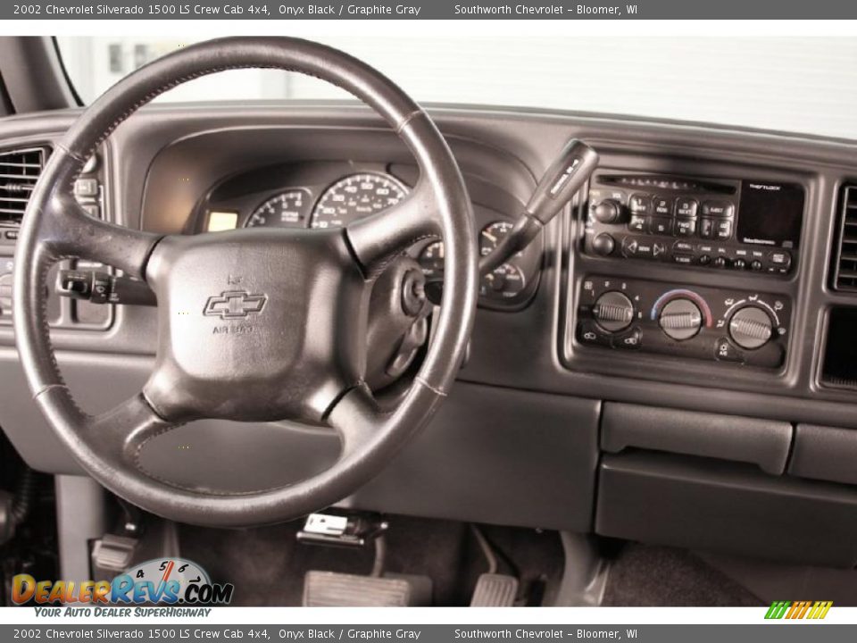 2002 Chevrolet Silverado 1500 LS Crew Cab 4x4 Onyx Black / Graphite Gray Photo #7